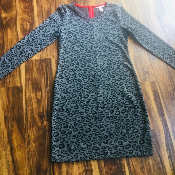 Banana Republic Dresses & Skirts - Banana Republic Chic Animal Print Sweater Dress